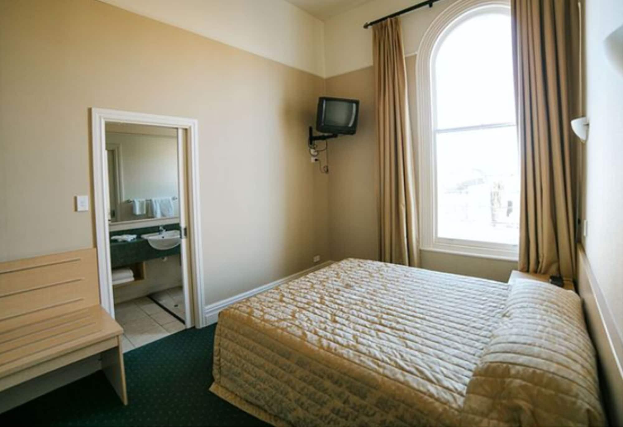 Brydone Hotel 3*